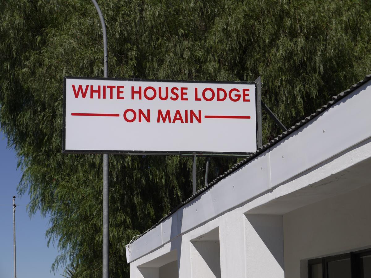 White House Lodge On Main Beaufort West Exterior photo